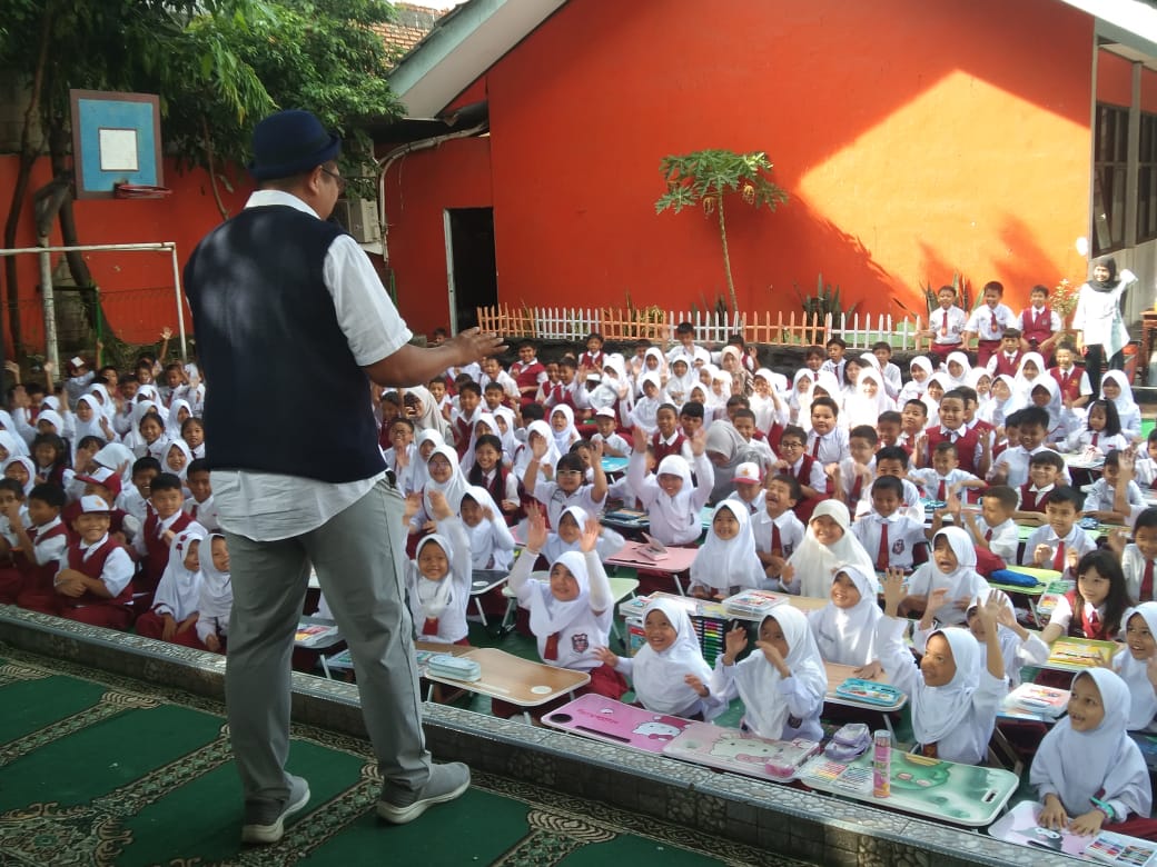 Wisata LiterAsyik Ke SDN Duren Sawit 02 Pagi